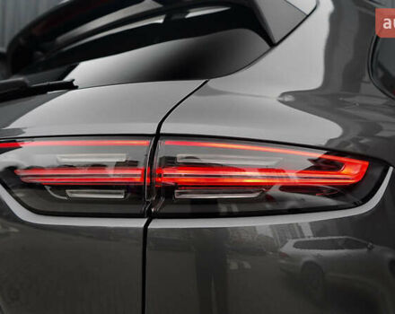 Сірий Порше Cayenne, об'ємом двигуна 4 л та пробігом 31 тис. км за 95000 $, фото 32 на Automoto.ua