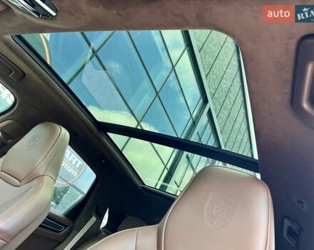 Сірий Порше Cayenne, об'ємом двигуна 4 л та пробігом 53 тис. км за 102000 $, фото 27 на Automoto.ua