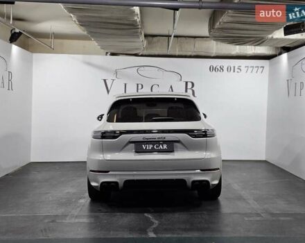 Сірий Порше Cayenne, об'ємом двигуна 4 л та пробігом 28 тис. км за 125000 $, фото 7 на Automoto.ua