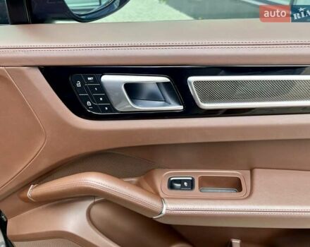 Сірий Порше Cayenne, об'ємом двигуна 4 л та пробігом 53 тис. км за 102000 $, фото 63 на Automoto.ua