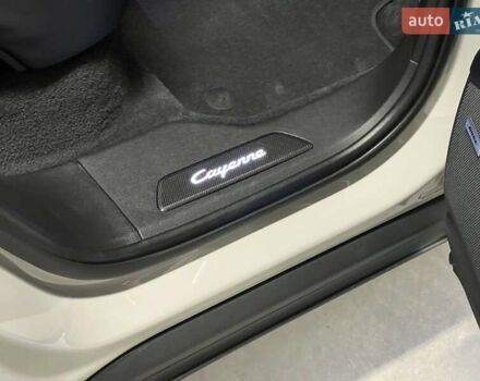 Серый Порше Каен, объемом двигателя 3 л и пробегом 100 тыс. км за 85316 $, фото 23 на Automoto.ua