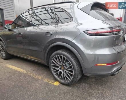 Серый Порше Каен, объемом двигателя 3 л и пробегом 22 тыс. км за 101500 $, фото 1 на Automoto.ua