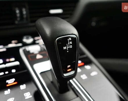 Сірий Порше Cayenne, об'ємом двигуна 4 л та пробігом 31 тис. км за 95000 $, фото 62 на Automoto.ua