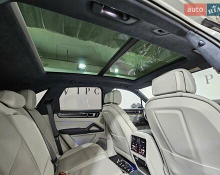 Сірий Порше Cayenne, об'ємом двигуна 4 л та пробігом 28 тис. км за 125000 $, фото 13 на Automoto.ua