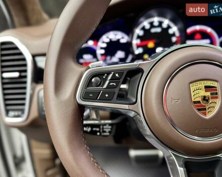 Сірий Порше Cayenne, об'ємом двигуна 4 л та пробігом 1 тис. км за 136900 $, фото 40 на Automoto.ua