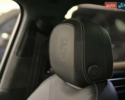 Серый Порше Каен, объемом двигателя 3 л и пробегом 100 тыс. км за 85316 $, фото 41 на Automoto.ua