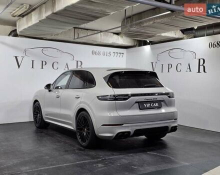 Сірий Порше Cayenne, об'ємом двигуна 4 л та пробігом 28 тис. км за 125000 $, фото 6 на Automoto.ua