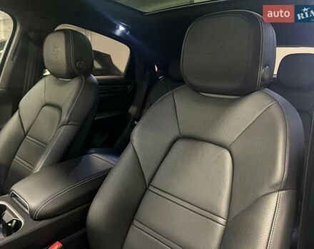 Серый Порше Каен, объемом двигателя 3 л и пробегом 100 тыс. км за 85316 $, фото 27 на Automoto.ua