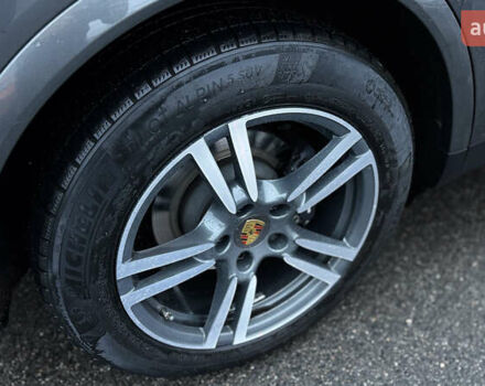 Серый Порше Каен, объемом двигателя 3 л и пробегом 81 тыс. км за 75000 $, фото 9 на Automoto.ua