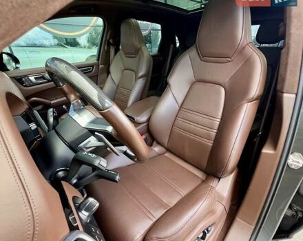 Сірий Порше Cayenne, об'ємом двигуна 4 л та пробігом 53 тис. км за 102000 $, фото 28 на Automoto.ua