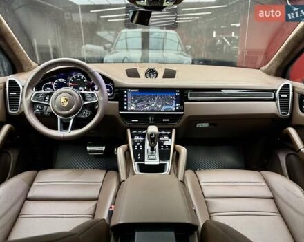 Сірий Порше Cayenne, об'ємом двигуна 4 л та пробігом 1 тис. км за 136900 $, фото 45 на Automoto.ua