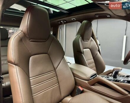Сірий Порше Cayenne, об'ємом двигуна 4 л та пробігом 1 тис. км за 136900 $, фото 68 на Automoto.ua