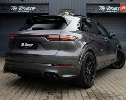 Сірий Порше Cayenne, об'ємом двигуна 4 л та пробігом 21 тис. км за 97000 $, фото 85 на Automoto.ua