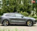 Серый Порше Каен, объемом двигателя 4 л и пробегом 9 тыс. км за 143950 $, фото 3 на Automoto.ua