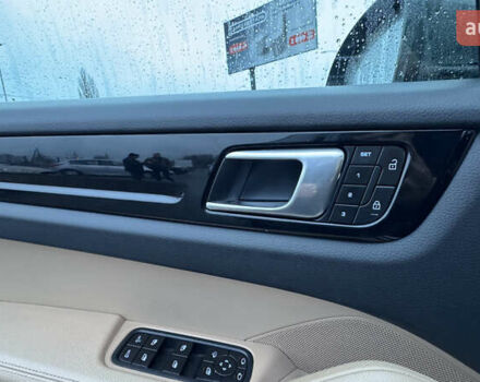 Серый Порше Каен, объемом двигателя 3 л и пробегом 81 тыс. км за 75000 $, фото 15 на Automoto.ua