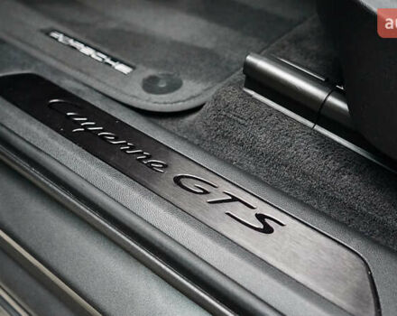 Сірий Порше Cayenne, об'ємом двигуна 4 л та пробігом 31 тис. км за 95000 $, фото 37 на Automoto.ua