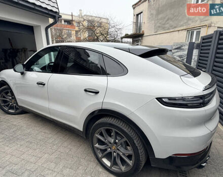 Серый Порше Каен, объемом двигателя 4 л и пробегом 38 тыс. км за 123840 $, фото 5 на Automoto.ua