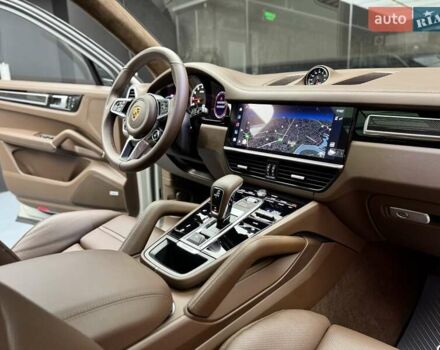 Сірий Порше Cayenne, об'ємом двигуна 4 л та пробігом 1 тис. км за 136900 $, фото 72 на Automoto.ua