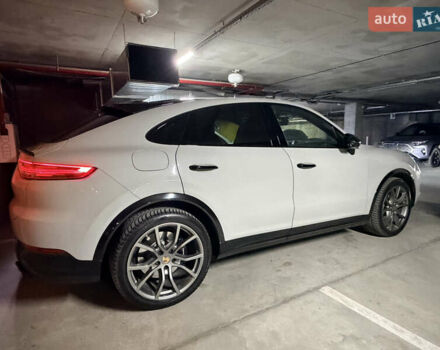 Серый Порше Каен, объемом двигателя 4 л и пробегом 38 тыс. км за 123840 $, фото 1 на Automoto.ua