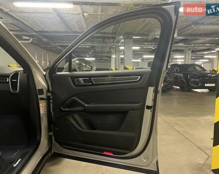 Серый Порше Каен, объемом двигателя 3 л и пробегом 100 тыс. км за 85316 $, фото 33 на Automoto.ua