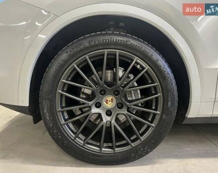 Серый Порше Каен, объемом двигателя 3 л и пробегом 100 тыс. км за 85316 $, фото 17 на Automoto.ua