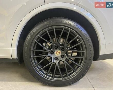 Серый Порше Каен, объемом двигателя 3 л и пробегом 100 тыс. км за 85316 $, фото 18 на Automoto.ua