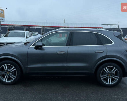 Серый Порше Каен, объемом двигателя 3 л и пробегом 81 тыс. км за 75000 $, фото 3 на Automoto.ua