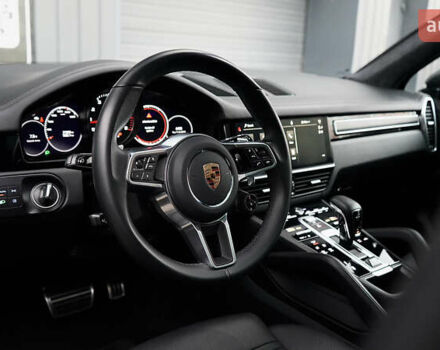 Сірий Порше Cayenne, об'ємом двигуна 4 л та пробігом 31 тис. км за 95000 $, фото 42 на Automoto.ua