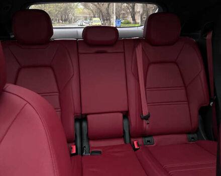 Серый Порше Каен, объемом двигателя 3 л и пробегом 68 тыс. км за 85000 $, фото 4 на Automoto.ua