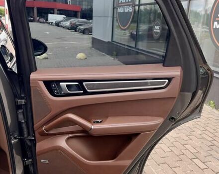 Сірий Порше Cayenne, об'ємом двигуна 4 л та пробігом 53 тис. км за 102000 $, фото 59 на Automoto.ua