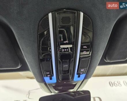 Сірий Порше Cayenne, об'ємом двигуна 4 л та пробігом 28 тис. км за 125000 $, фото 32 на Automoto.ua