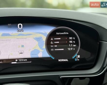 Серый Порше Каен, объемом двигателя 3 л и пробегом 38 тыс. км за 129999 $, фото 35 на Automoto.ua