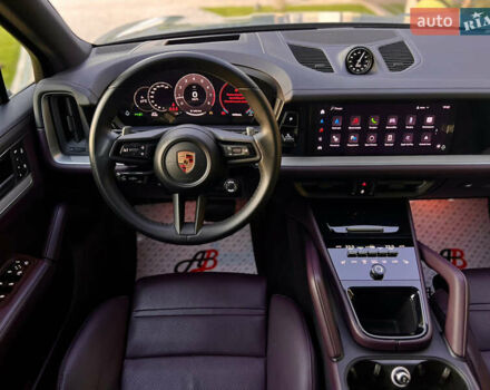 Сірий Порше Cayenne, об'ємом двигуна 3 л та пробігом 56 тис. км за 110000 $, фото 36 на Automoto.ua