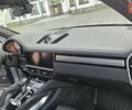 Серый Порше Каен, объемом двигателя 4 л и пробегом 9 тыс. км за 112000 $, фото 46 на Automoto.ua