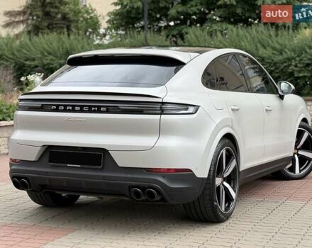 Серый Порше Каен, объемом двигателя 3 л и пробегом 38 тыс. км за 129999 $, фото 4 на Automoto.ua