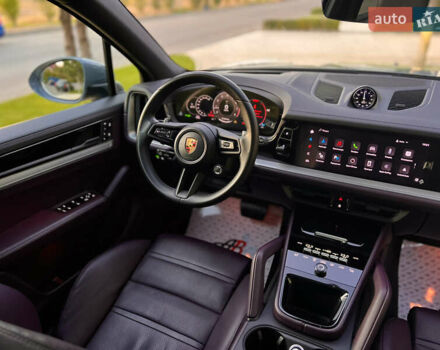 Сірий Порше Cayenne, об'ємом двигуна 3 л та пробігом 56 тис. км за 110000 $, фото 34 на Automoto.ua