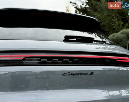 Сірий Порше Cayenne, об'ємом двигуна 3.98 л та пробігом 24 тис. км за 119900 $, фото 13 на Automoto.ua