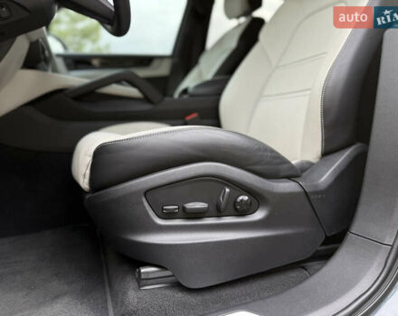 Сірий Порше Cayenne, об'ємом двигуна 3.98 л та пробігом 24 тис. км за 119900 $, фото 32 на Automoto.ua