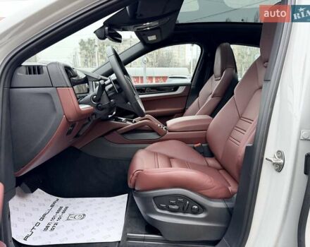 Серый Порше Каен, объемом двигателя 3 л и пробегом 1 тыс. км за 145999 $, фото 14 на Automoto.ua