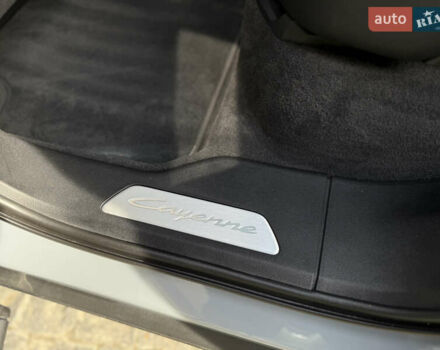 Сірий Порше Cayenne, об'ємом двигуна 3.98 л та пробігом 24 тис. км за 119900 $, фото 60 на Automoto.ua