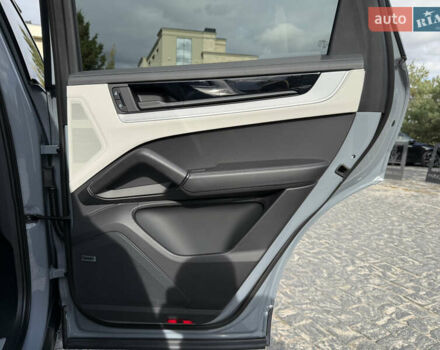 Сірий Порше Cayenne, об'ємом двигуна 3.98 л та пробігом 24 тис. км за 119900 $, фото 71 на Automoto.ua