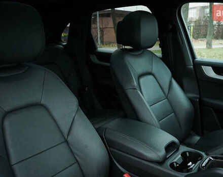 Серый Порше Каен, объемом двигателя 3 л и пробегом 21 тыс. км за 98000 $, фото 8 на Automoto.ua