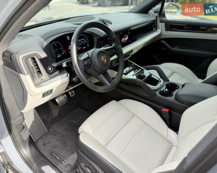 Сірий Порше Cayenne, об'ємом двигуна 3.98 л та пробігом 24 тис. км за 119900 $, фото 38 на Automoto.ua
