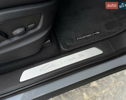 Сірий Порше Cayenne, об'ємом двигуна 3.98 л та пробігом 24 тис. км за 119900 $, фото 76 на Automoto.ua