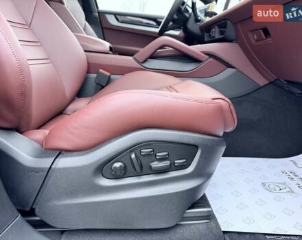 Серый Порше Каен, объемом двигателя 3 л и пробегом 1 тыс. км за 145999 $, фото 39 на Automoto.ua