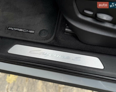 Сірий Порше Cayenne, об'ємом двигуна 3.98 л та пробігом 24 тис. км за 119900 $, фото 31 на Automoto.ua