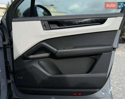 Сірий Порше Cayenne, об'ємом двигуна 3.98 л та пробігом 24 тис. км за 119900 $, фото 74 на Automoto.ua