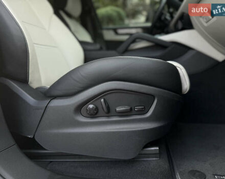 Сірий Порше Cayenne, об'ємом двигуна 3.98 л та пробігом 24 тис. км за 119900 $, фото 77 на Automoto.ua