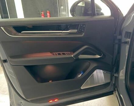 Серый Порше Каен, объемом двигателя 4 л и пробегом 25 тыс. км за 279999 $, фото 15 на Automoto.ua