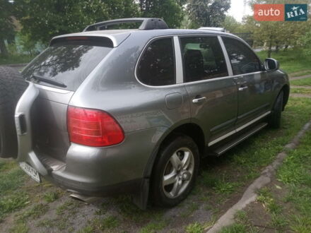 Сірий Порше Cayenne, об'ємом двигуна 4.5 л та пробігом 177 тис. км за 10000 $, фото 1 на Automoto.ua